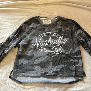 Nashville dark grey camo cropped crew neck M